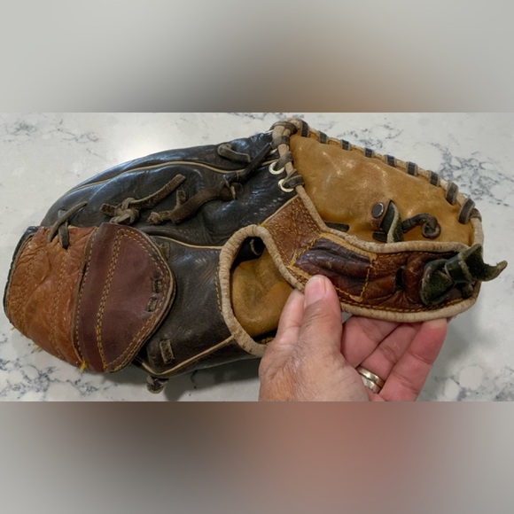 Vintage Regent Professional Model BB 230 Right Handed Baseball Glove - Picture 4 of 4